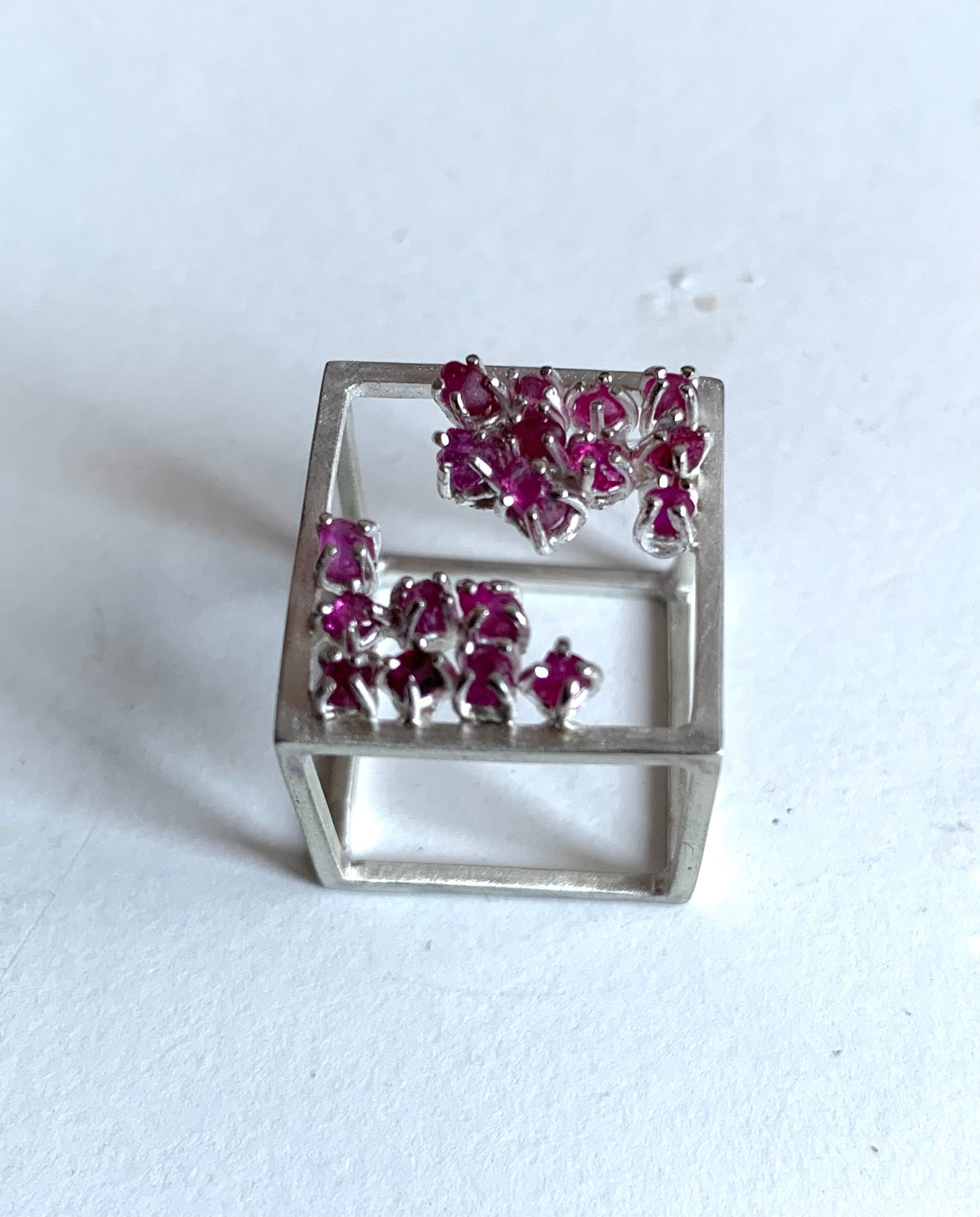 Anello AMALUNA Rubini Grezzi