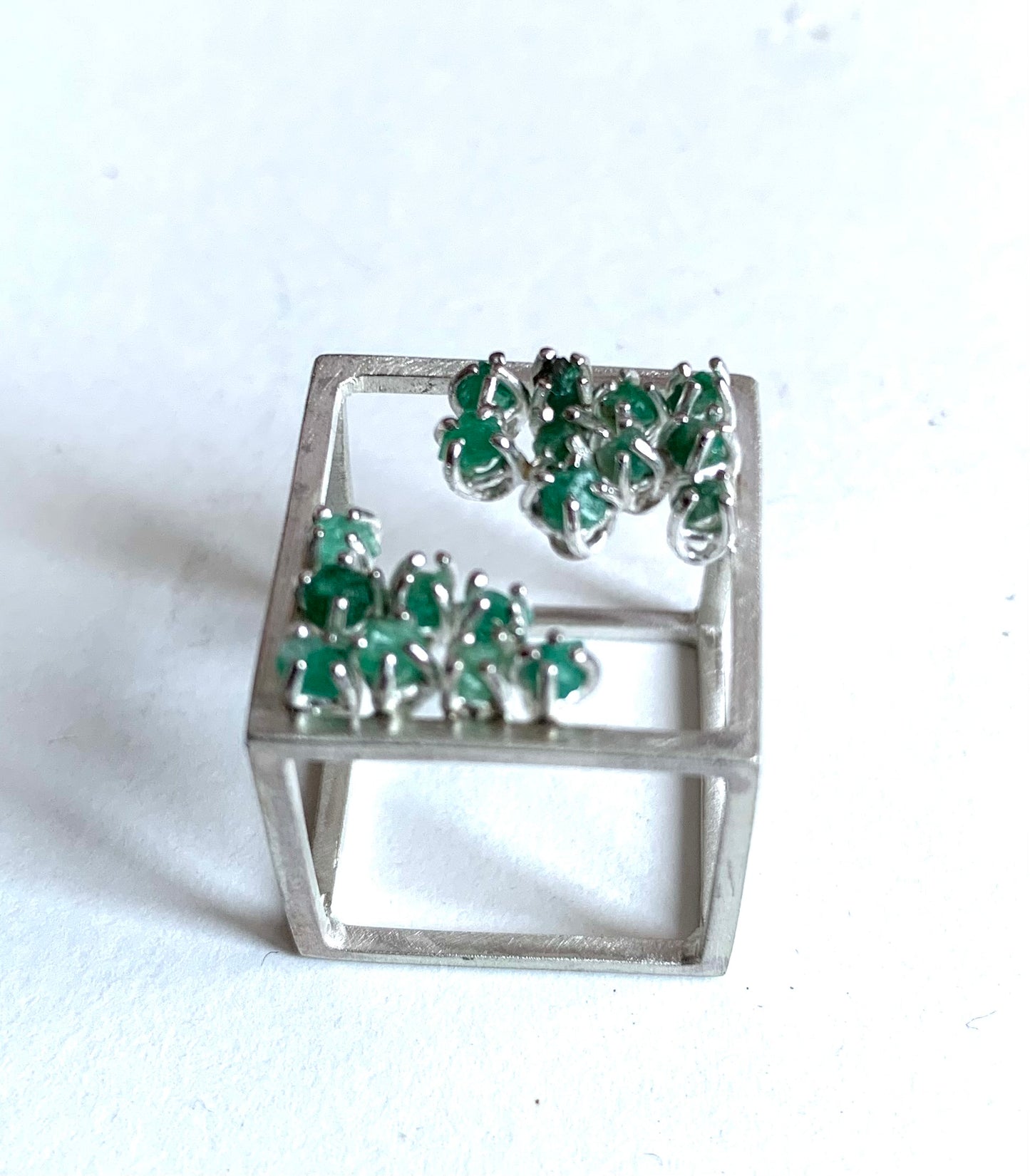 Anello AMALUNA smeraldi grezzi