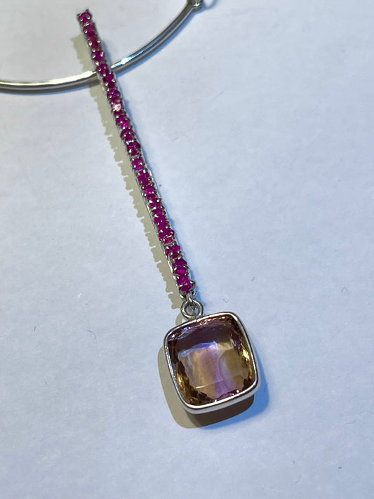 Collana Lunga PLIE’ rubini grezzi e Topazio Fumè