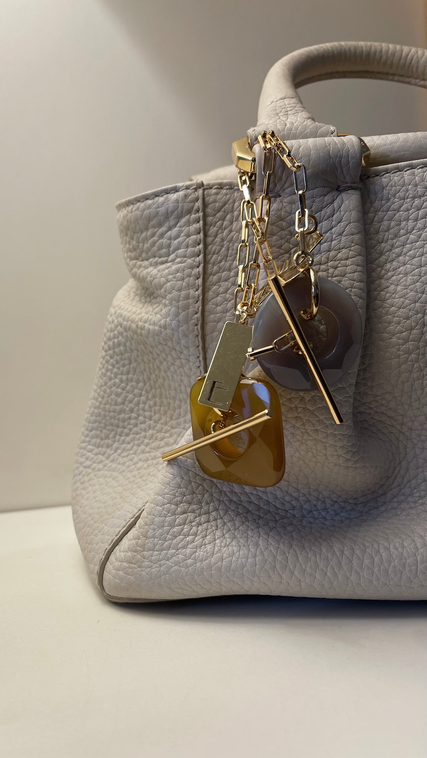 Charms quadrato ocra